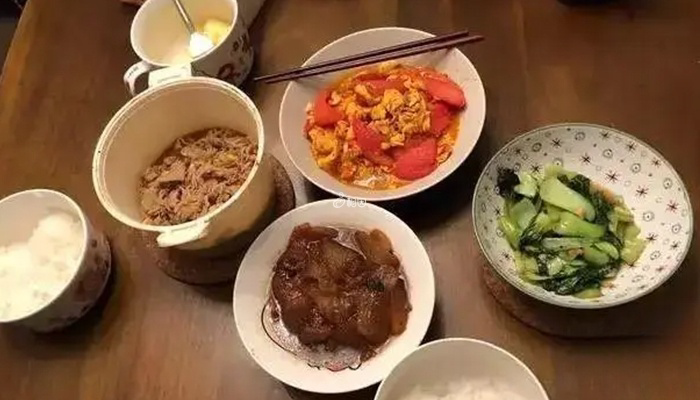 孕妇的食量增大怀男孩